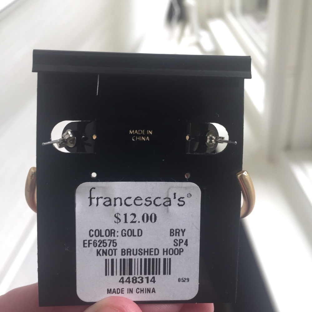 NWT Francesca's Knotted Brushed Gold Hoop Earrings - Picture 3 of 8